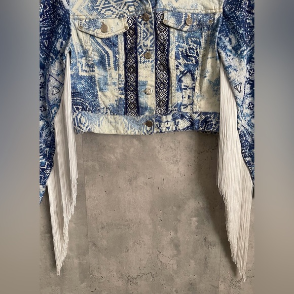Chico’s Women’s Blue/white Jean Jacket  Artisan Pattern Beaded Fringe Crop Sz0 - Picture 6 of 10